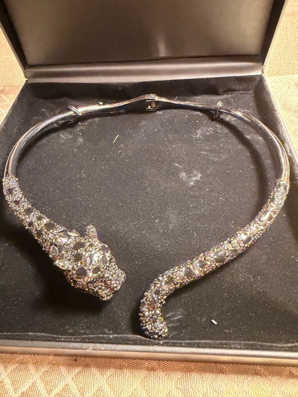 Betsey Johnson
Hematite-Tone Black & Gray Pavé Jaguar Hinged Collar Necklace - Picture 5 of 5
